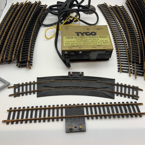 Vintage Tyco Atlas 15" & 18" HO Scale Train Tracks Power Box UNTESTED 25+ Pcs - Picture 5 of 9